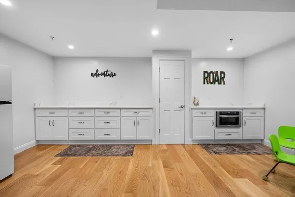 $699,999 | 107 Meadow Lane, Unit 107, Randolph, MA 02368