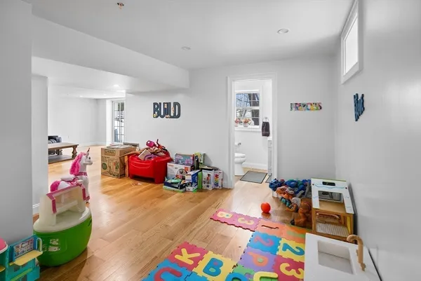 $699,999 | 107 Meadow Lane, Unit 107, Randolph, MA 02368