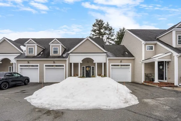 $699,999 | 107 Meadow Lane, Unit 107, Randolph, MA 02368