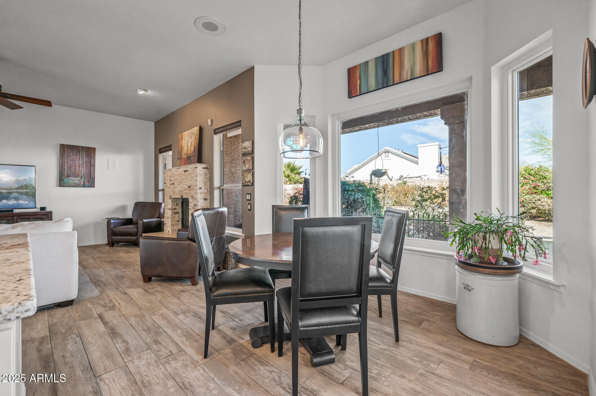 1626 East Kathleen Road Phoenix, AZ 85022 - Photo 24 of 47 Cheery Breakfast Nook