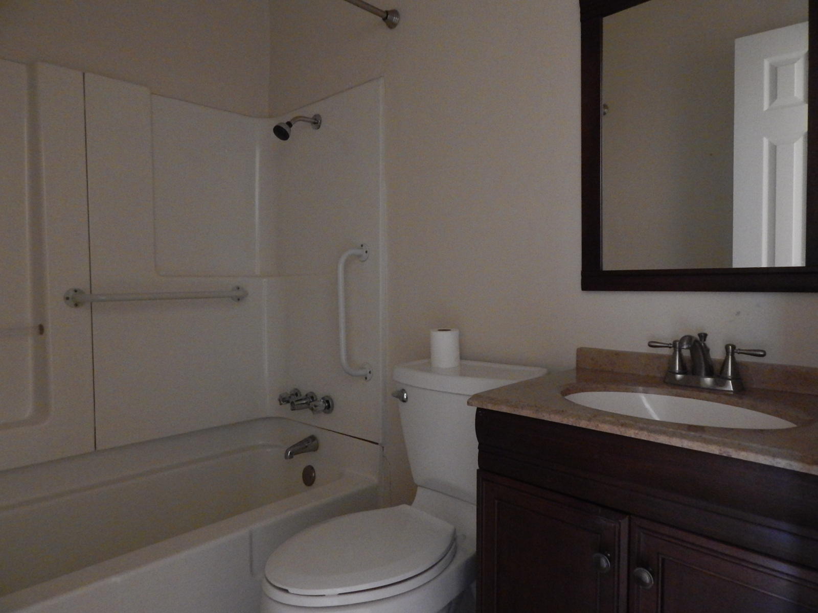 4734 Rucker Road Moneta, VA 24121 - Photo 27 of 37 Hallway Bath