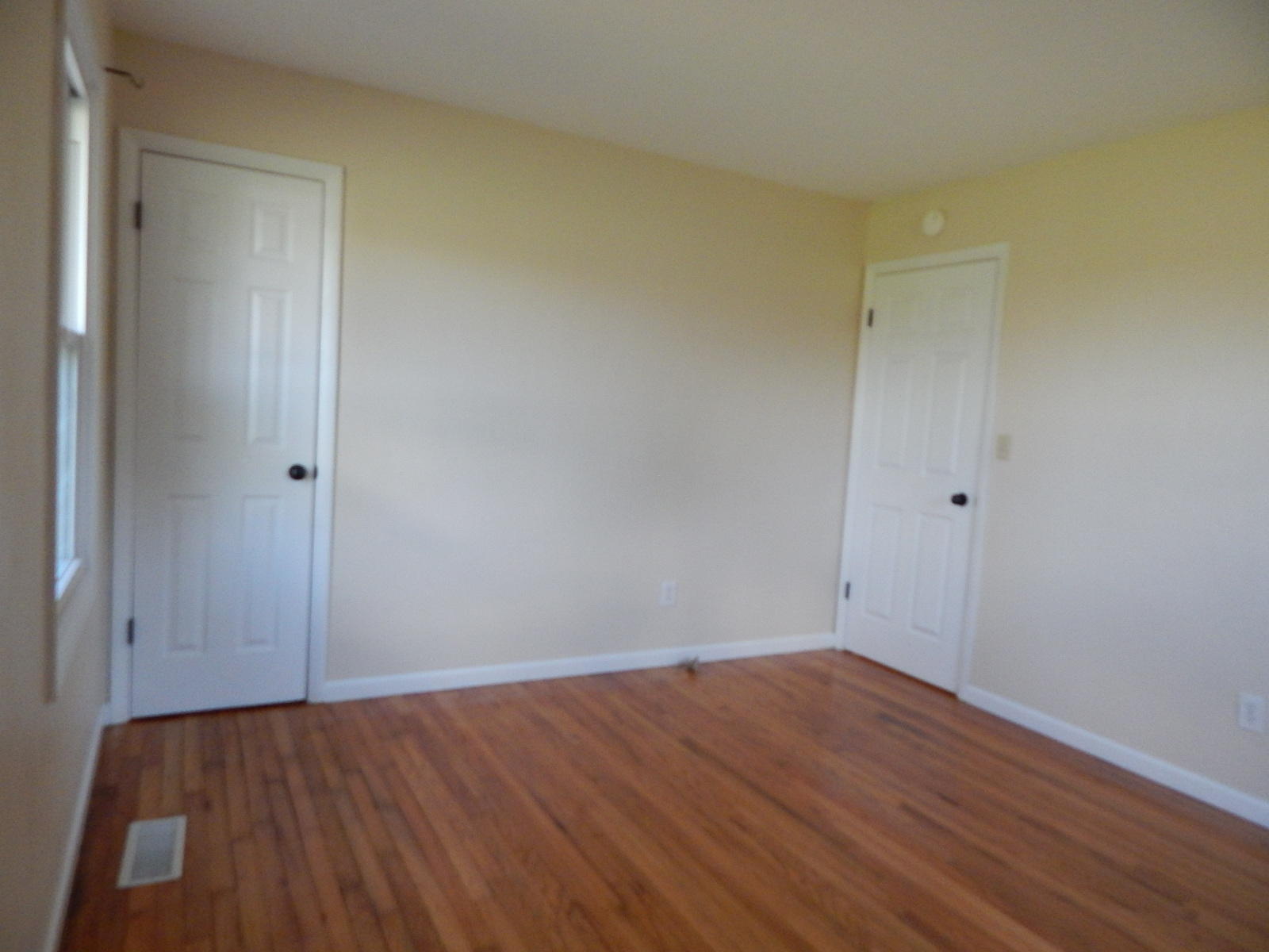 4734 Rucker Road Moneta, VA 24121 - Photo 28 of 37 Bedroom 3
