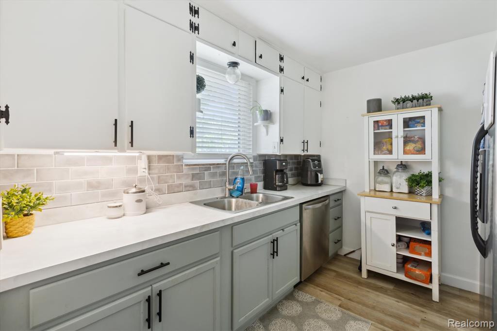 4215 North Genesee Road Flint, MI 48506 - Photo 12 of 32