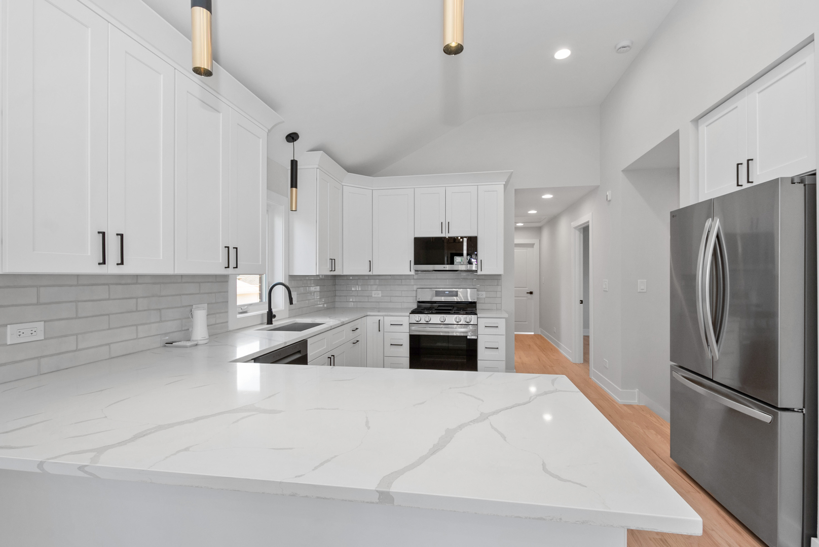 7311 West 58th Street Summit, IL 60501 - Photo 13 of 46