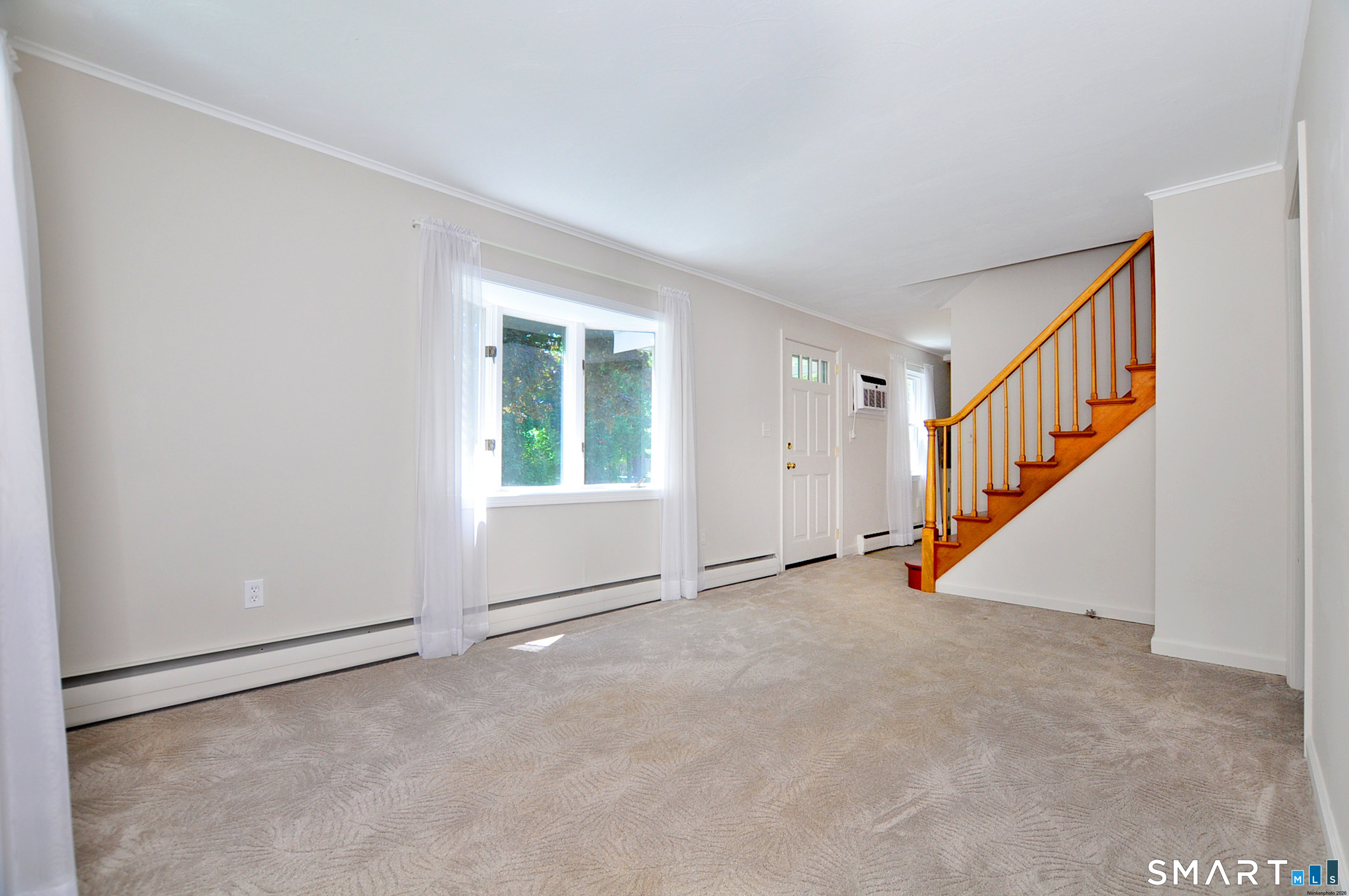 304 Rood Avenue Windsor, CT 06095 - Photo 5 of 36