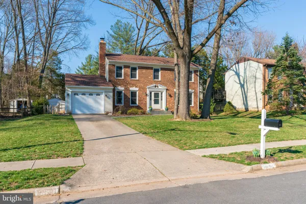 $899,999 | 5631 Fort Corloran Drive, Burke, VA 22015