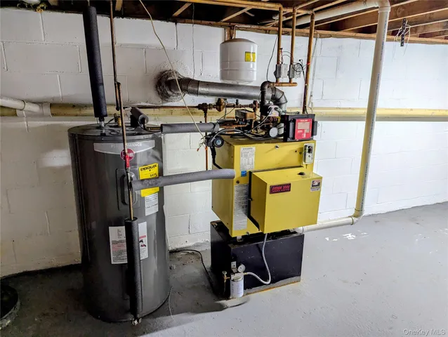 $605,000 | 139 Pine Neck Avenue, East Patchogue, NY 11772