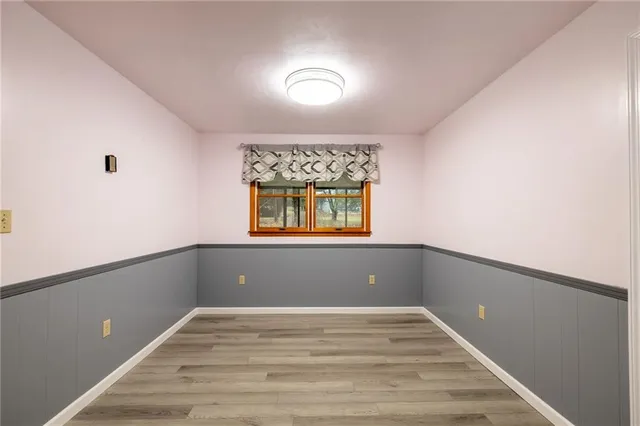 a view of empty room with window