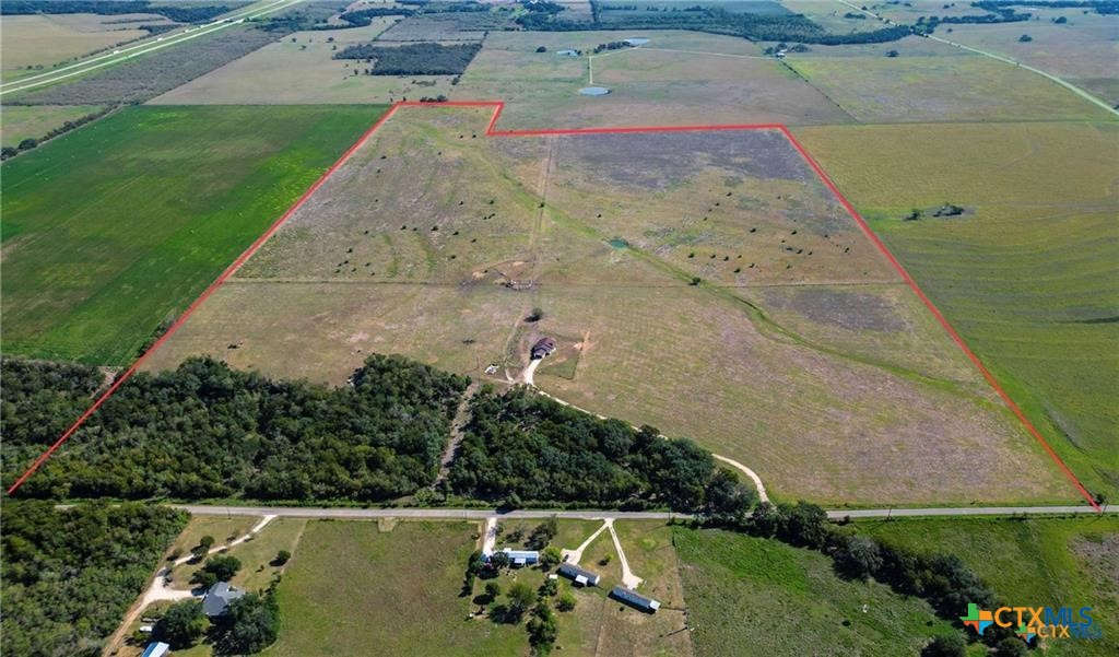 559 Bylerpool Road Kingsbury, TX 78638 - Photo 2 of 36