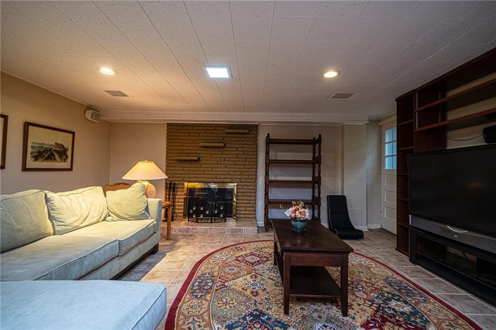 412 Fox Chapel Road Pittsburgh, PA 15238 - Photo 23 of 25 Gallery Image 23