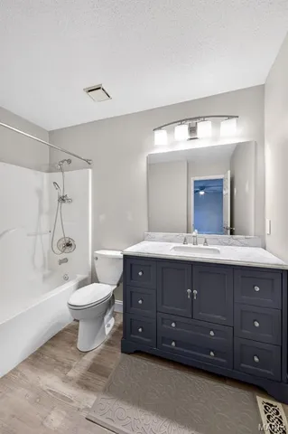 $375,000 | 79 Four Winds Drive, St. Peters, MO 63376