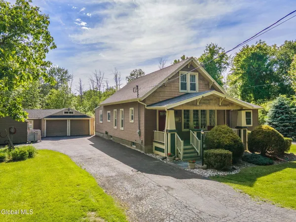 $429,900 | 775 St David's Lane, Niskayuna, NY 12309