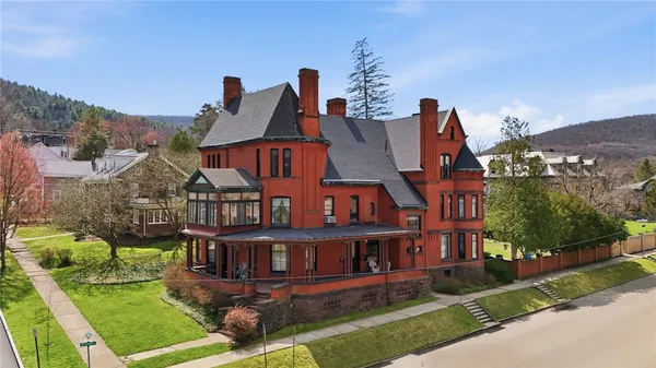 $800,000 | 201 Pine Street, Corning, NY 14830