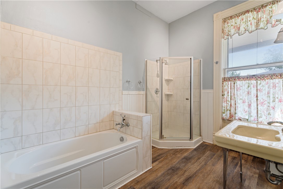 201 Pine Street Corning, NY 14830 - Photo 13 of 42 Master En-suite