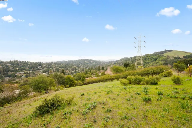 $949,000 | 20 Oak Court, Orinda, CA 94563