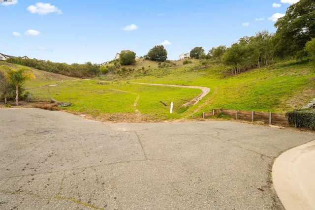 $949,000 | 20 Oak Court, Orinda, CA 94563