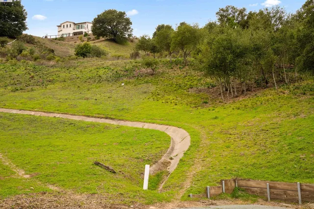 $949,000 | 20 Oak Court, Orinda, CA 94563