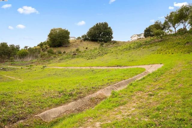 $949,000 | 20 Oak Court, Orinda, CA 94563