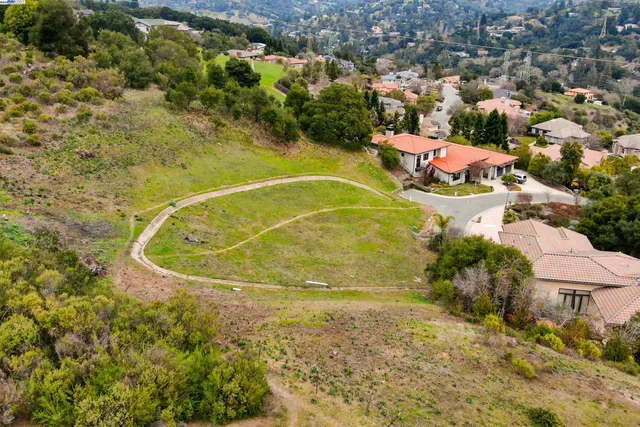 $949,000 | 20 Oak Court, Orinda, CA 94563