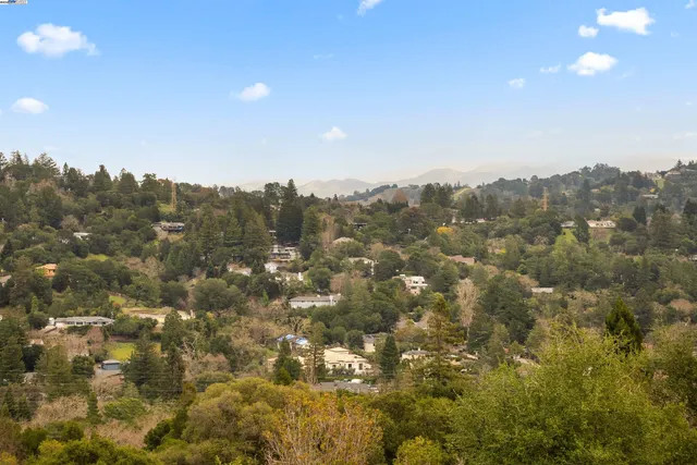 $949,000 | 20 Oak Court, Orinda, CA 94563