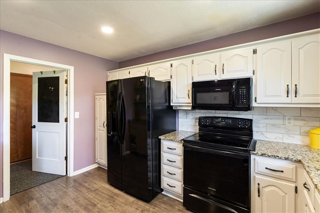 724 Northeast Hunters Ridge Lee's Summit, MO 64086 - Photo 12 of 35
