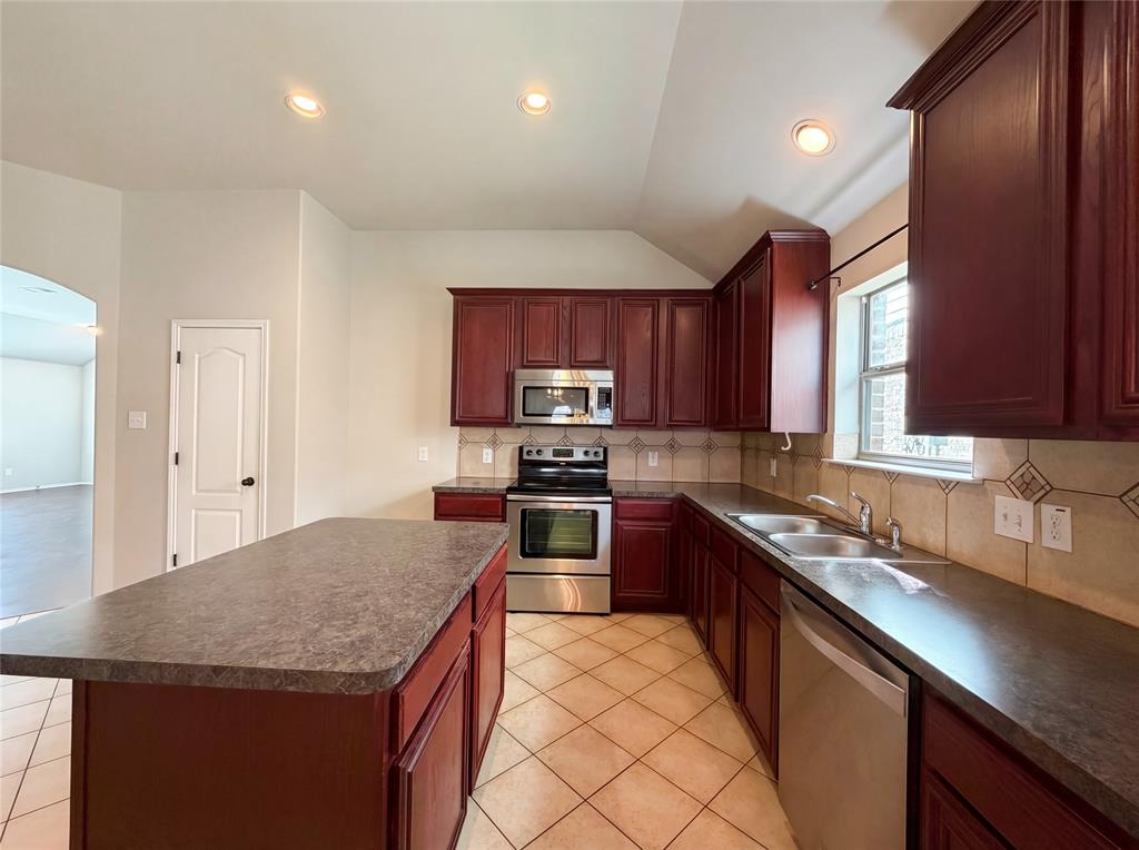 6452 Spring Ranch Drive Fort Worth, TX 76179 - Photo 2 of 25