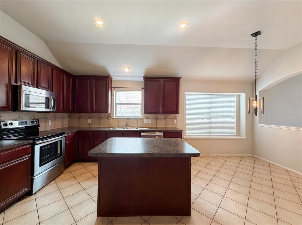 6452 Spring Ranch Drive Fort Worth, TX 76179 - Photo 10 of 25