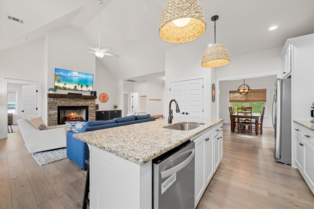 545 Peninsula Road West Union, SC 29696 - Photo 14 of 47