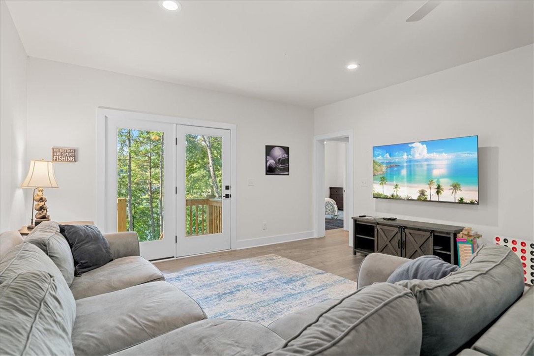 545 Peninsula Road West Union, SC 29696 - Photo 28 of 47