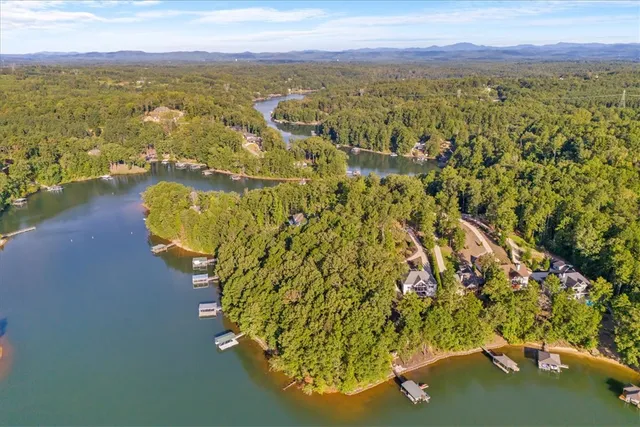 $1,540,000 | 545 Peninsula Road, West Union, SC 29696