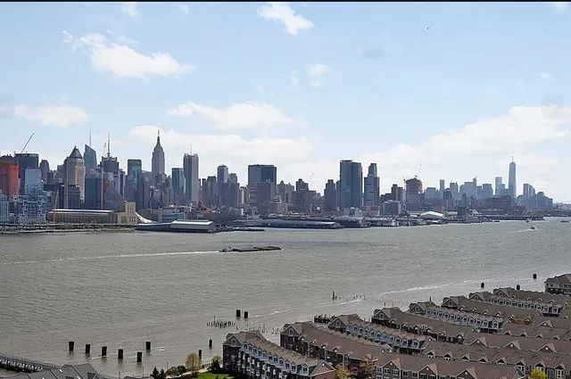 $4,000 | 7000 Boulevard East, Unit 29I, Guttenberg, NJ 07093