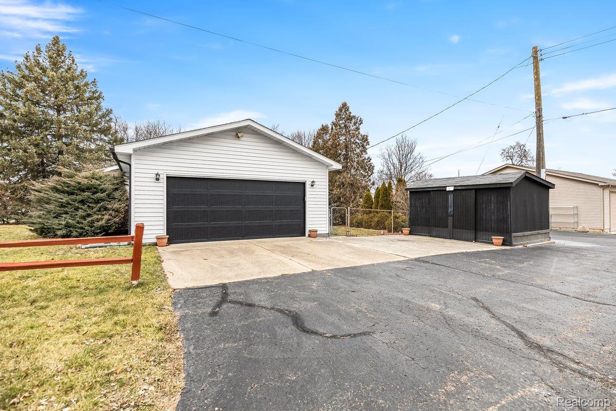 258 Heights Road Lake Orion, MI 48362 - Photo 36 of 41 Gallery Image 36