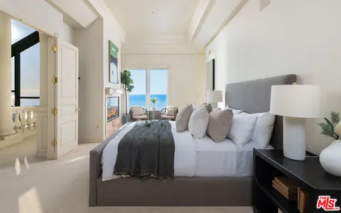 $90,000,000 | 28824 Cliffside Drive, Malibu, CA 90265