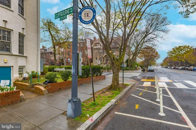 $2,335 | 2509 Cliffbourne Place Northwest, Unit 4, Washington, DC 20009