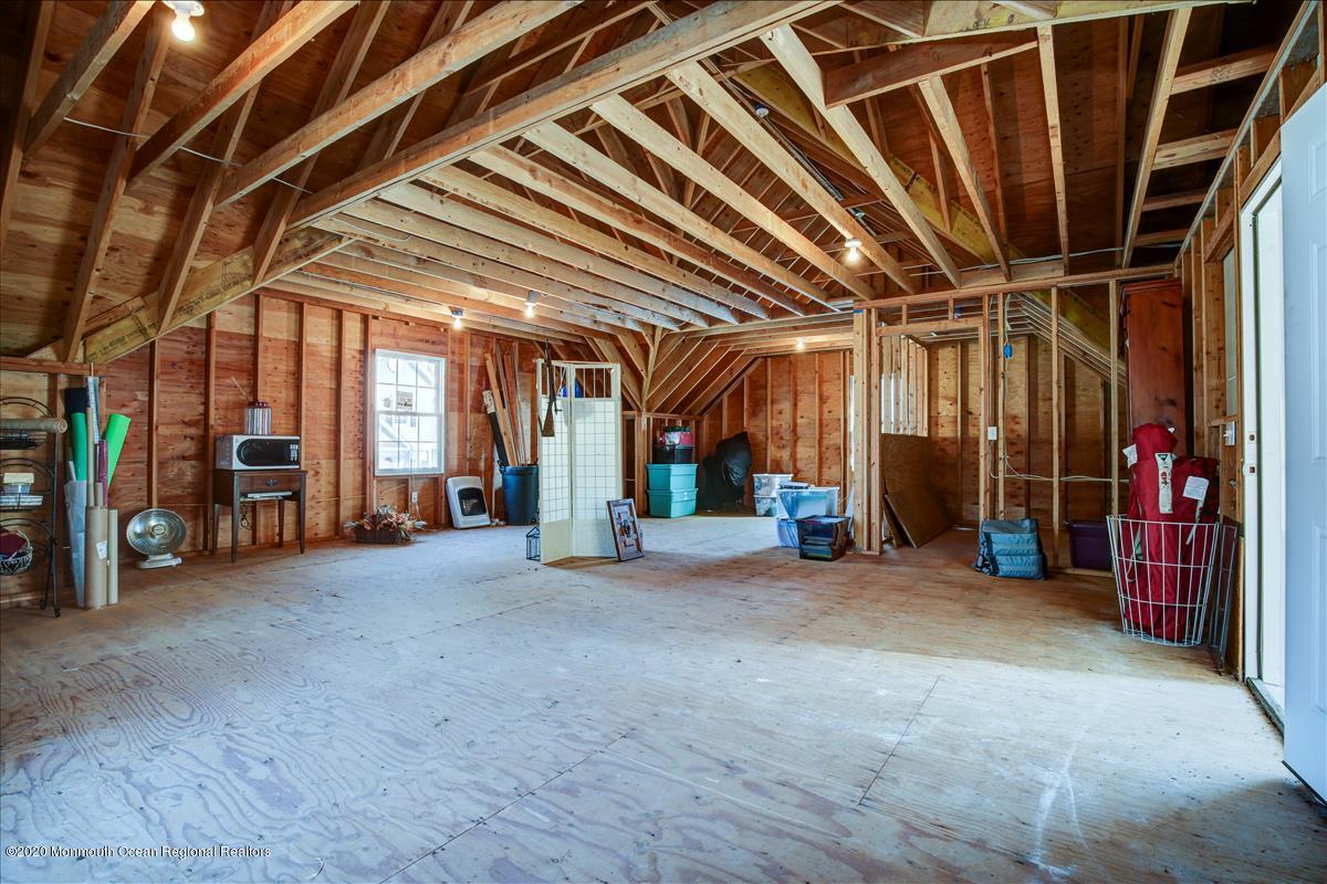 307 Squankum Road Farmingdale, NJ 07727 - Photo 23 of 37 307SquankumRd_030