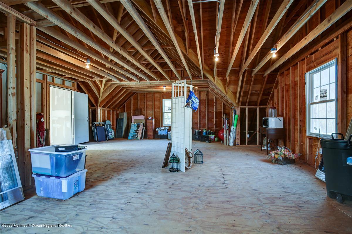 307 Squankum Road Farmingdale, NJ 07727 - Photo 24 of 37 307SquankumRd_031