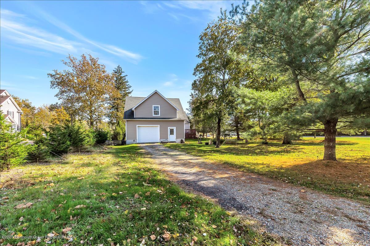 307 Squankum Road Farmingdale, NJ 07727 - Photo 29 of 37 307SquankumRd_038