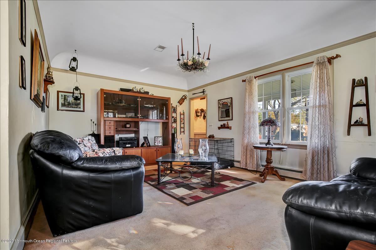 307 Squankum Road Farmingdale, NJ 07727 - Photo 5 of 37 307SquankumRd_007