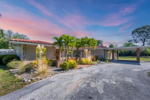 $2,800 | 2605 Desoto Road, Sarasota, FL 34234
