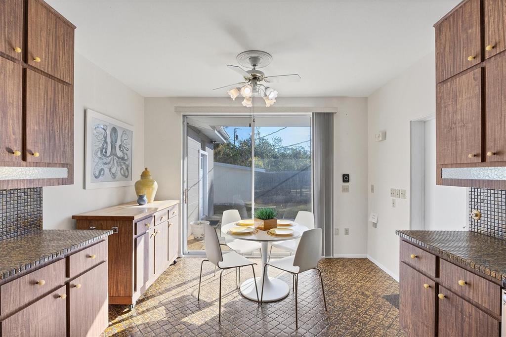 2605 Desoto Road Sarasota, FL 34234 - Photo 21 of 57