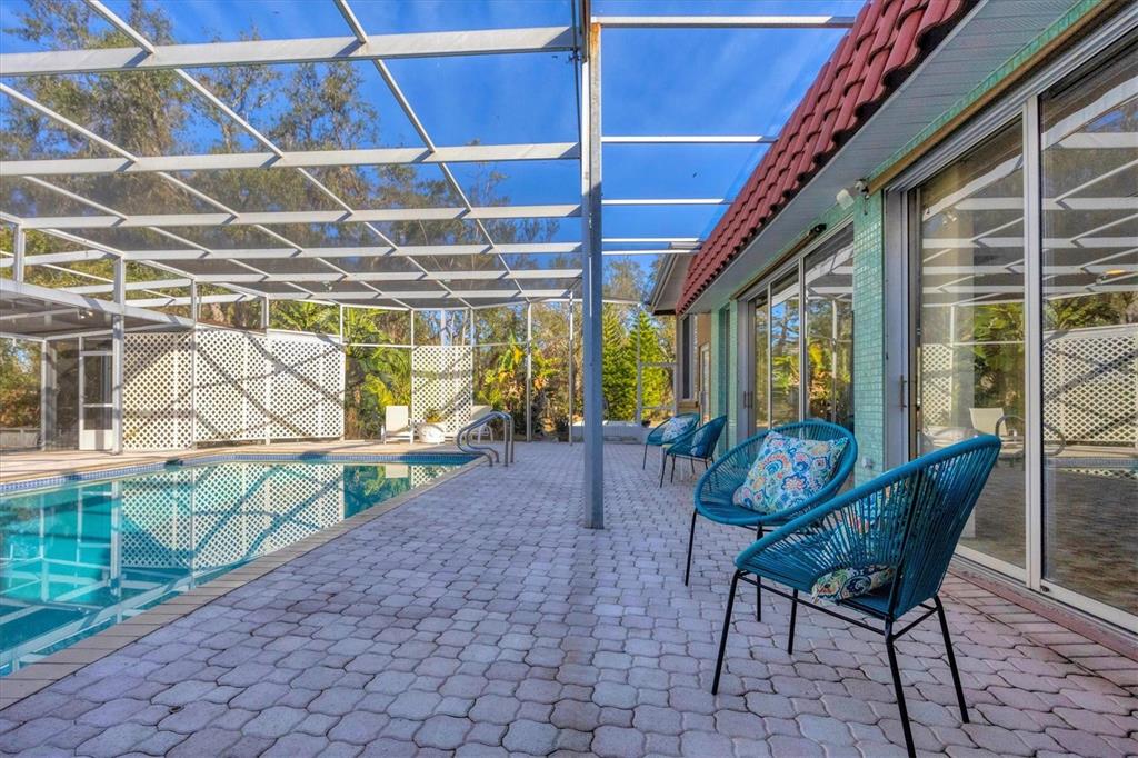 2605 Desoto Road Sarasota, FL 34234 - Photo 47 of 57 a outdoor living space with furniture