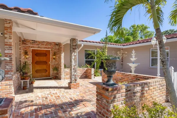 $2,800 | 2605 Desoto Road, Sarasota, FL 34234