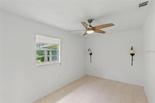 $2,150 | 40319 Orange Circle, Lady Lake, FL 32159