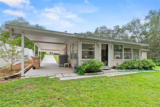 $2,150 | 40319 Orange Circle, Lady Lake, FL 32159