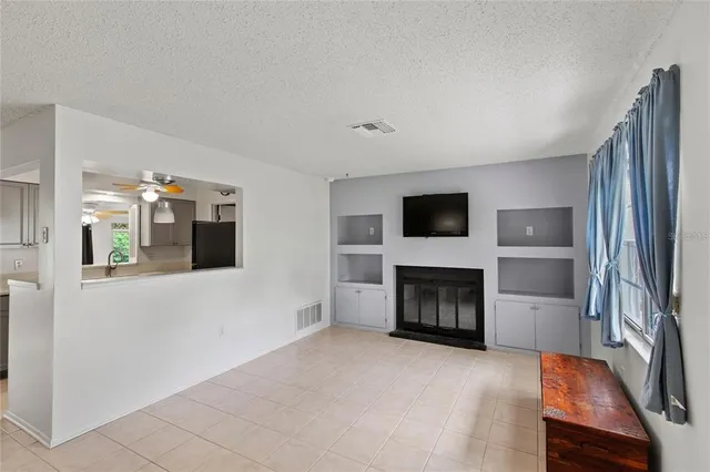 $2,150 | 40319 Orange Circle, Lady Lake, FL 32159