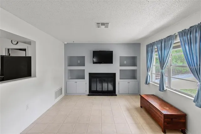 $2,150 | 40319 Orange Circle, Lady Lake, FL 32159