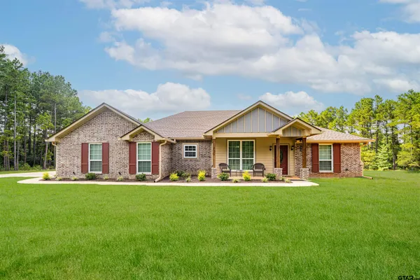 $379,900 | 525 Lake Gladewater Road, Gladewater, TX 75647