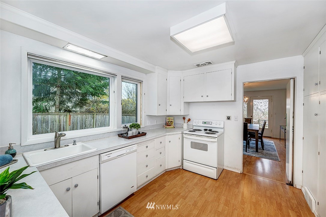 21122 Royal Anne Road Bothell, WA 98021 - Photo 8 of 25