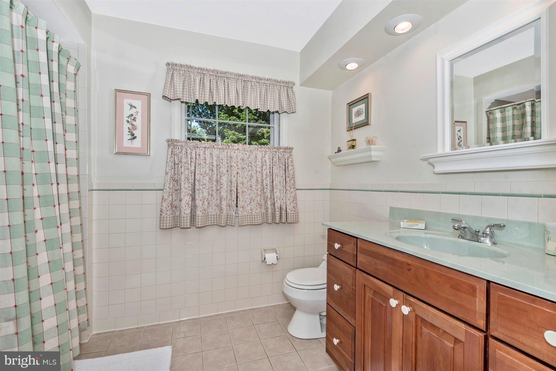 18837 Crofton Road Hagerstown, MD 21742 - Photo 13 of 30 Ceramic~Tile Bath