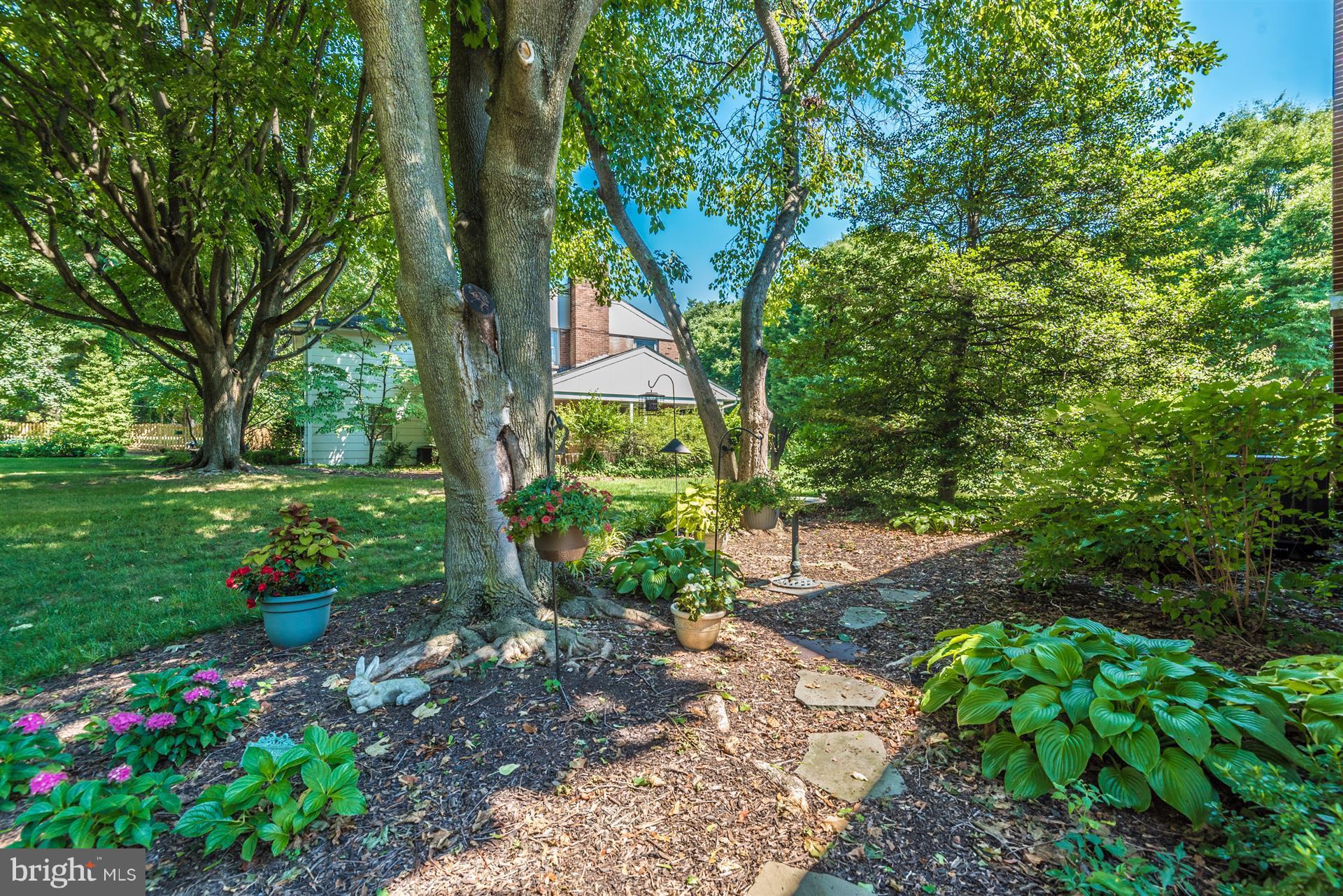 18837 Crofton Road Hagerstown, MD 21742 - Photo 25 of 30 A Gardener's Dream!